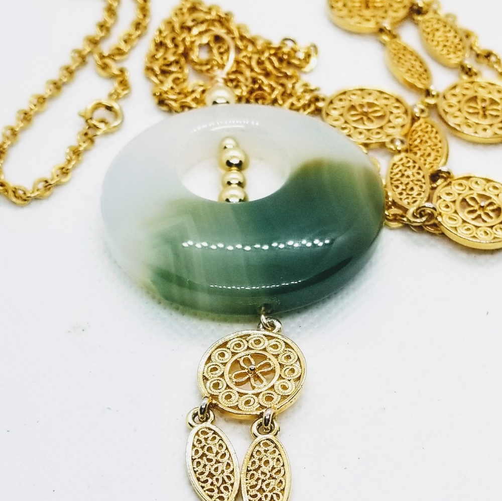 NF * Necklace Beautiful Jade stone Pendant